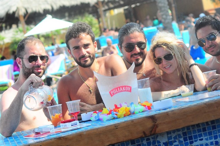 Cyan Sunday Club Lets Carnival